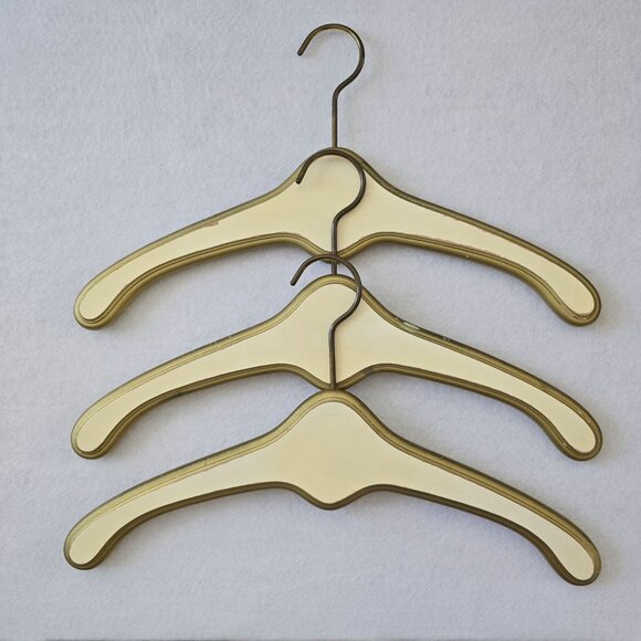 Vintage Regency Wood Hotel Hangers B Monogram Lot 3 White Gold MCM Movie Prop - Picture 6 of 11